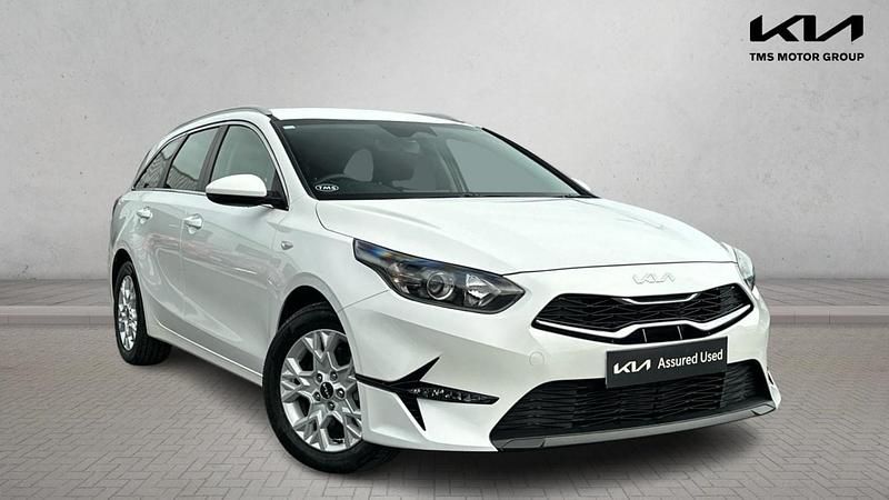 Used Kia Ceed 138 HP (101 kW) 2025 White Hatchback
