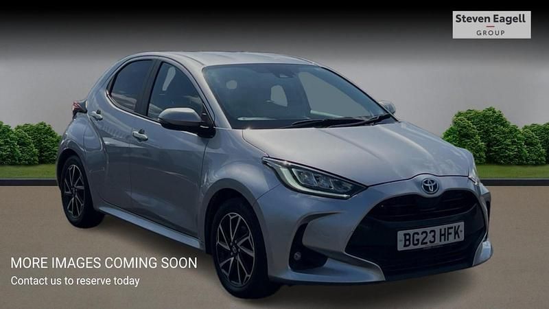 Silver Used 2023 Toyota Yaris Hybrid Design Hatchback | £18,878 (Fair price) - Image 1/4