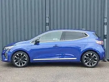 Used Renault Clio Techno 90 HP (66 kW) 2024 Blue Hatchback