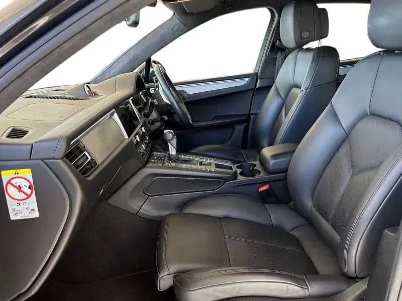 Used Porsche Macan Turbo 434 HP (319 kW) 2019 Grey SUV