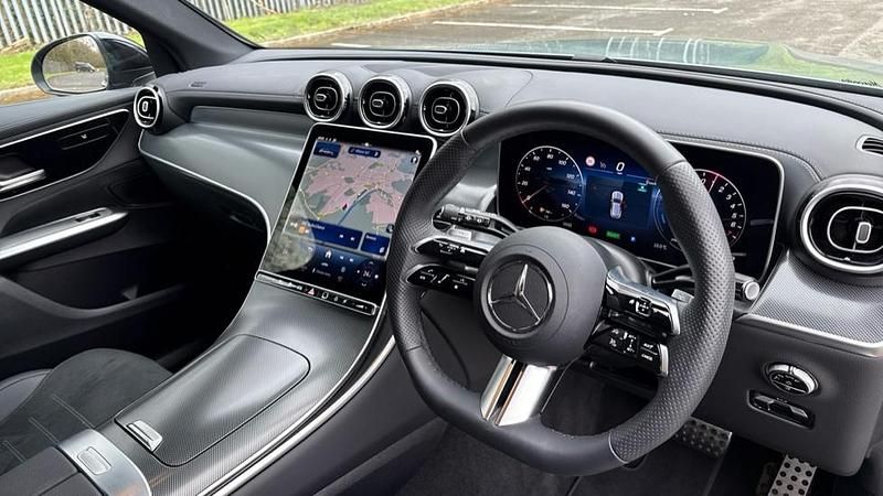 Used Mercedes GLC300e Urban 313 HP (230 kW) 2025 Verde silver metallic