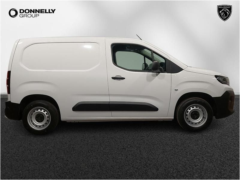 New Peugeot Partner 101 HP (74 kW) 2025 White MPV