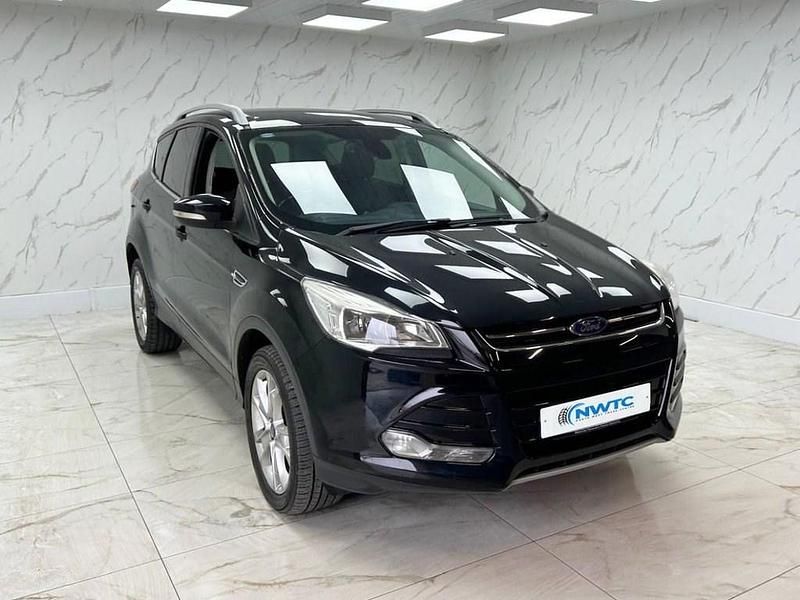 Usado Ford Kuga Titanium 150 CV (110 kW) 2015 Negro SUV