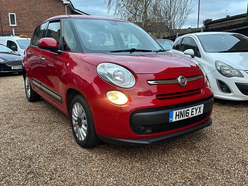 Red Used 2016 Fiat 500L Pop Star MPV | £4,690 (Fair price) - Image 1/4