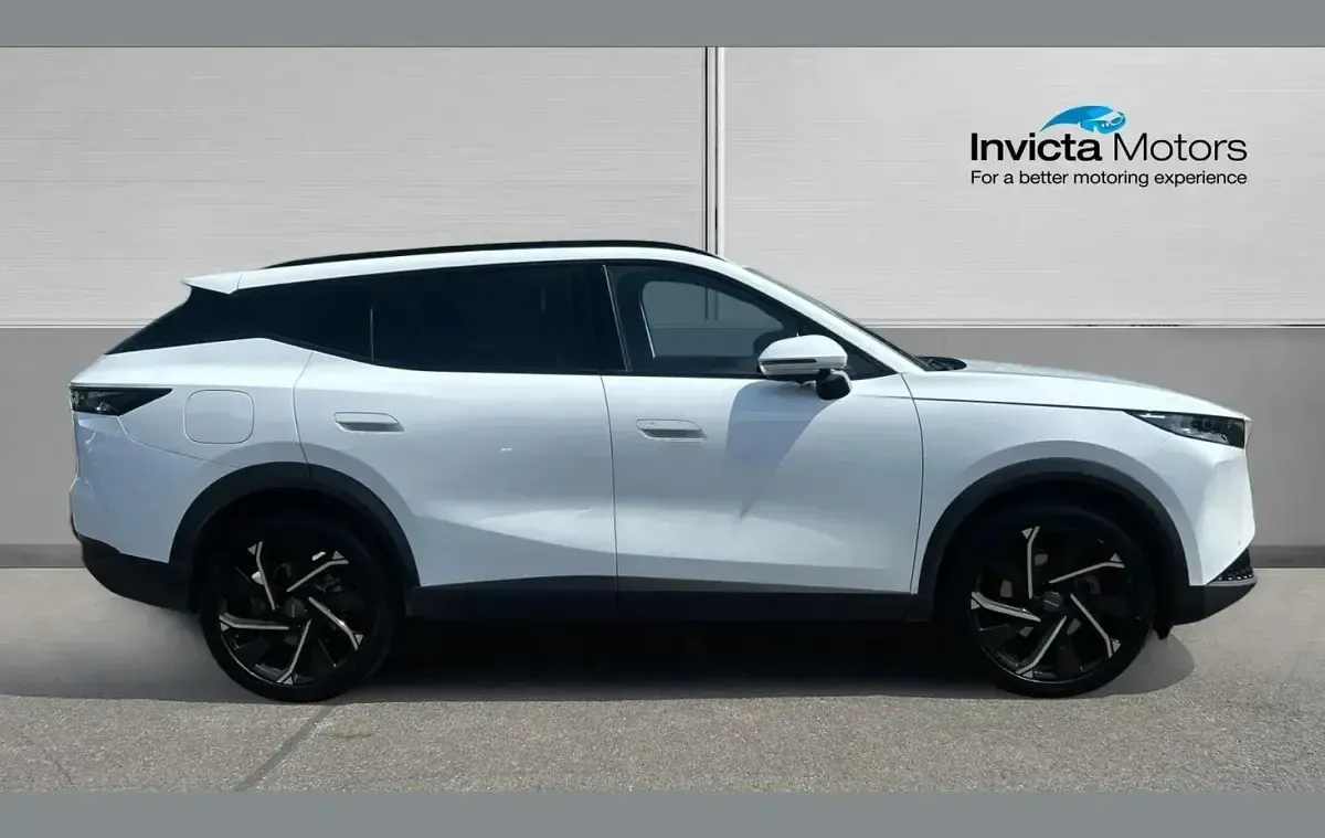 Used Omoda 7 204 HP (150 kW) 2026 White SUV