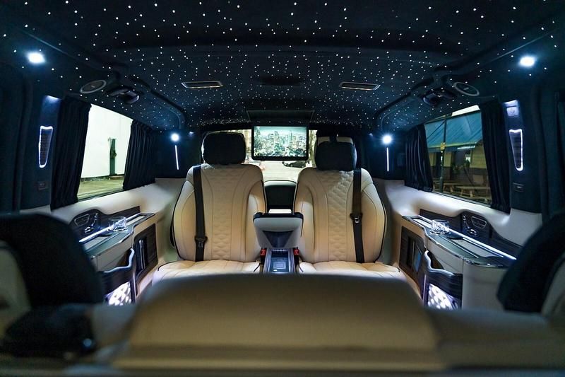 Used Mercedes V220 AMG line 163 HP (119 kW) 2023 Silver MPV