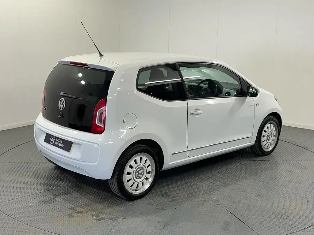 Used VW up! 73 HP (53 kW) 2013 White Hatchback