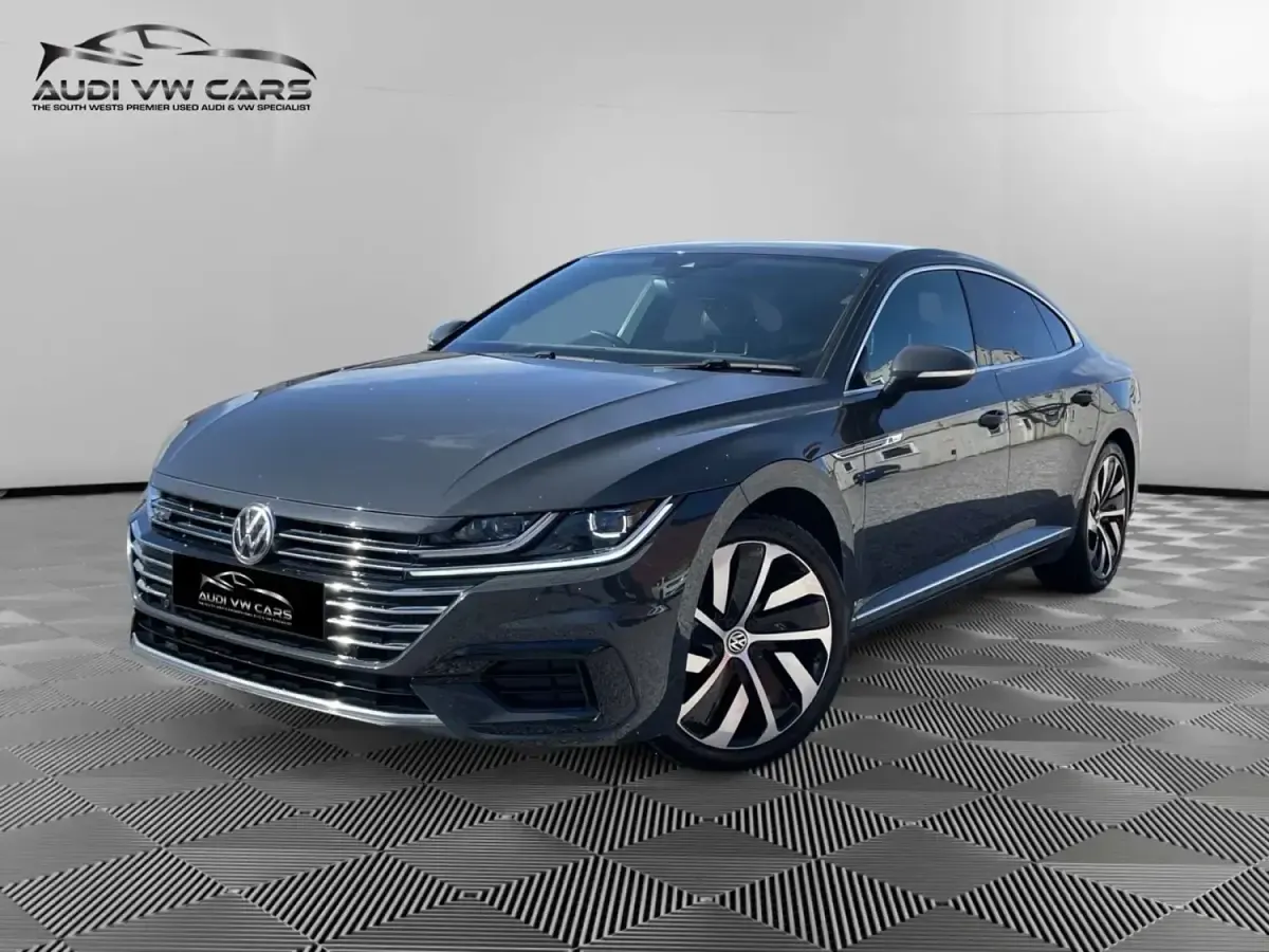 Usado VW Arteon R-line 190 HP (139 kW) 2019 Cinzento Citadino
