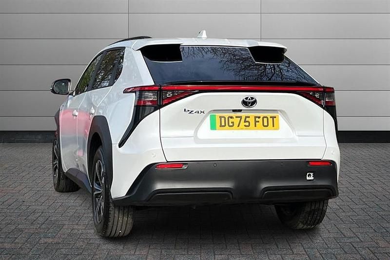 Used Toyota bZ4X 150 kW (204 HP) 2025 White SUV