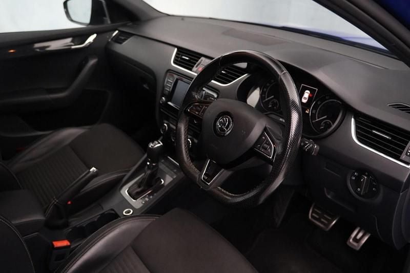Used Skoda Octavia vRS 184 HP (135 kW) 2017 Blue Hatchback