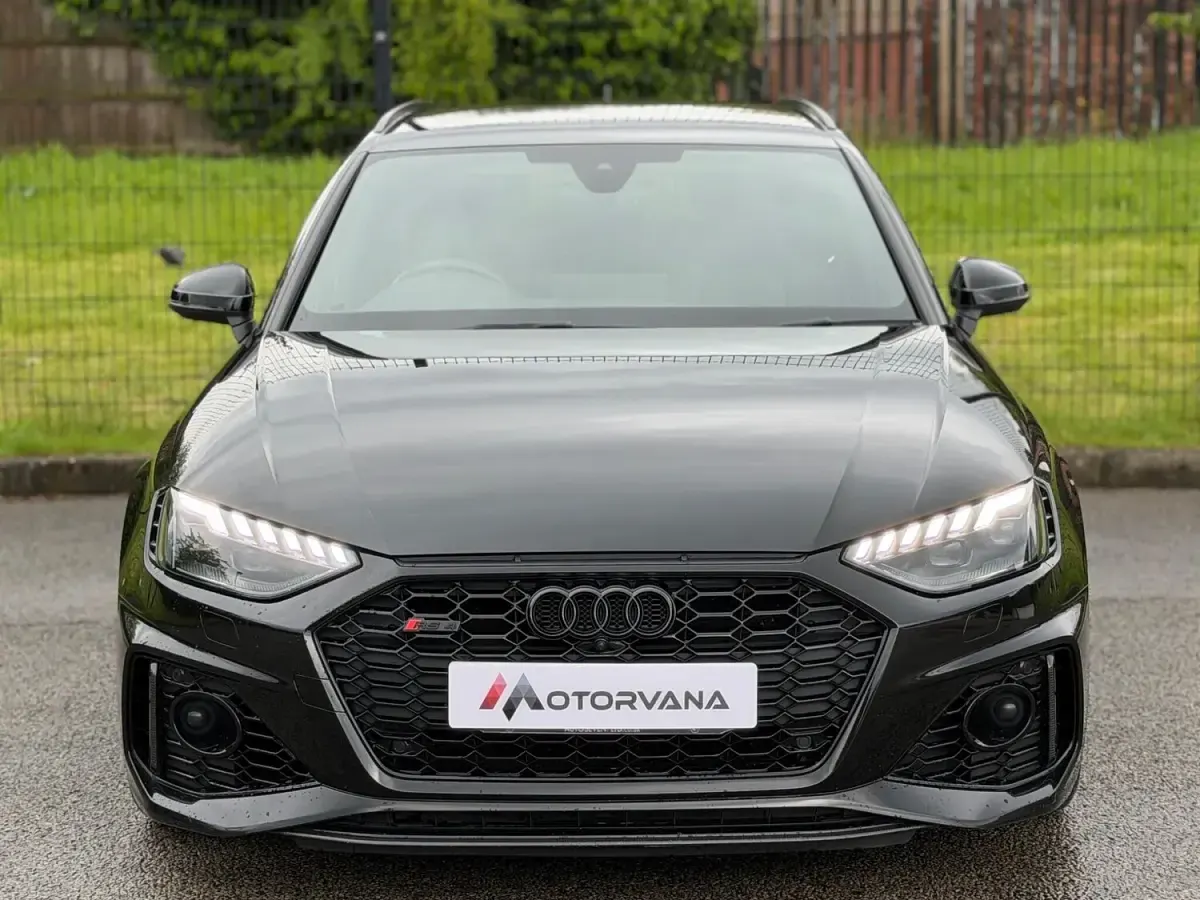 Used Audi RS4 Comfort 450 HP (330 kW) 2020 Black Estate