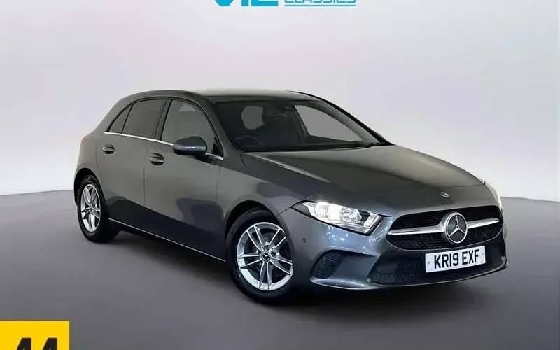Begagnad Mercedes A180 Executive 116 HK (85 kW) 2019 Halvkombi