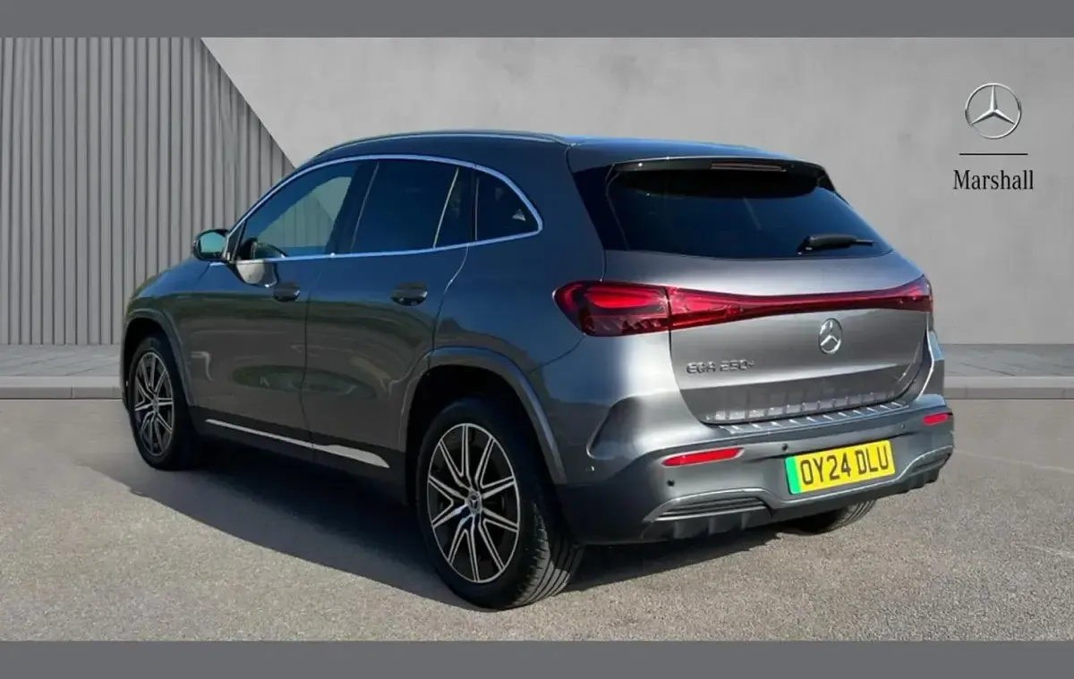 Begagnad Mercedes EQA250+ Executive 139 kW (190 HK) 2024 Grå SUV