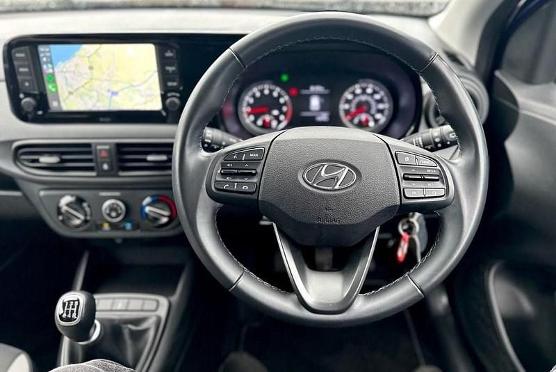 Used Hyundai i10 SE 67 HP (49 kW) 2021 Blue Hatchback