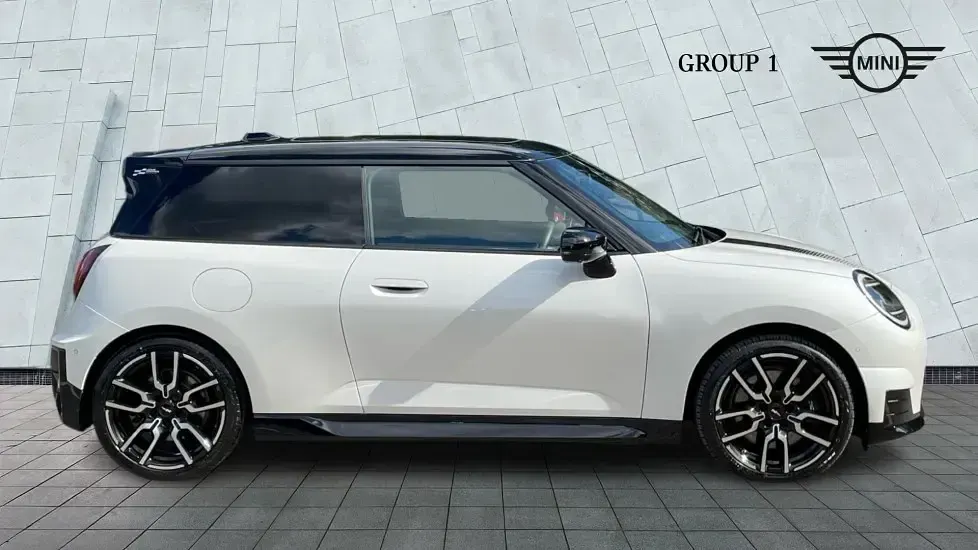 Used Mini Cooper SE Hatch 158 kW (215 HP) 2024 White Hatchback