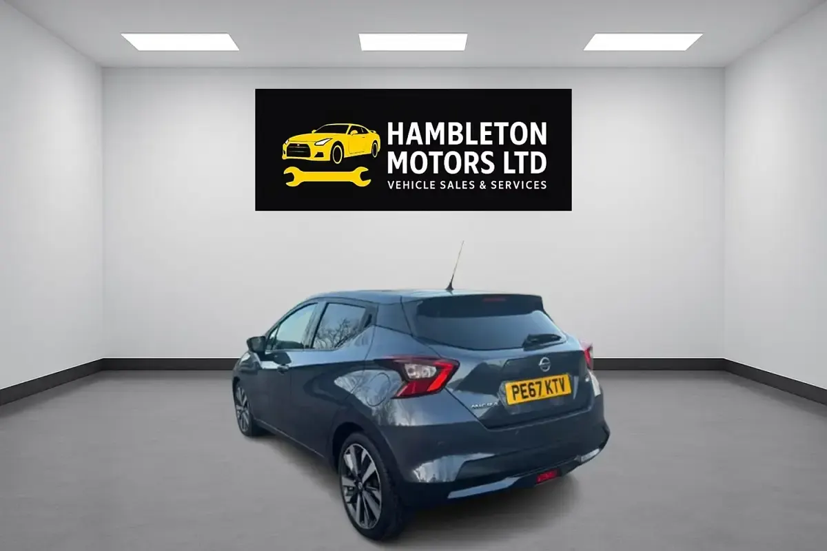 Usado Nissan Micra Tekna 90 HP (66 kW) 2017 Cinzento Citadino