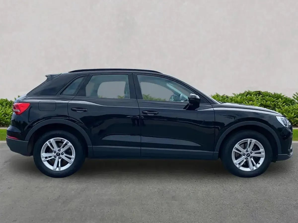 Used Audi Q3 Design 150 HP (110 kW) 2023 Black SUV