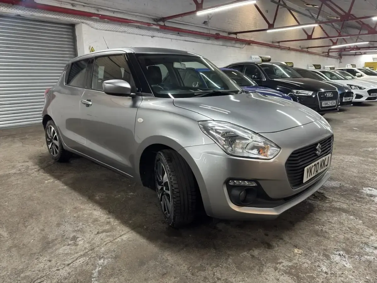 Usado Suzuki Swift SZ-T 90 HP (66 kW) 2020 Prateado Citadino