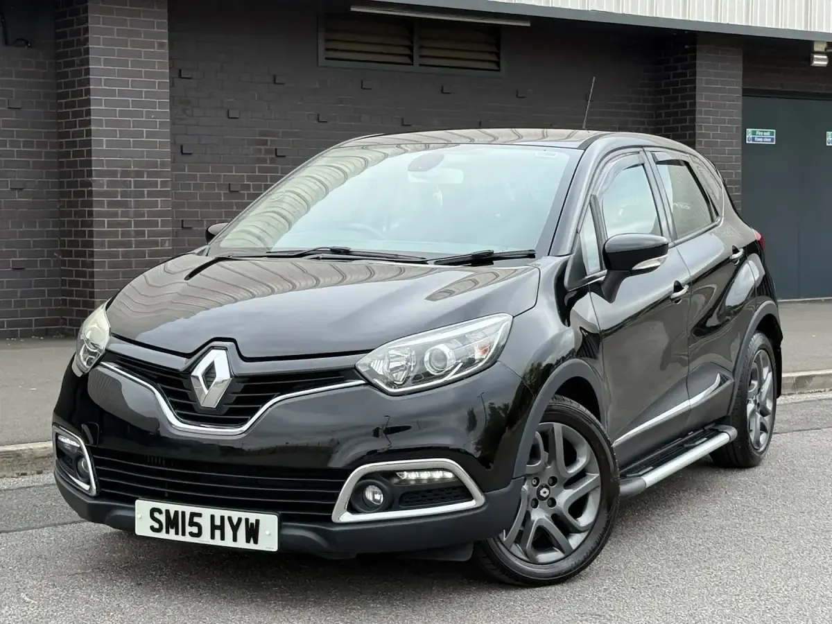 Used Renault Captur Dynamique 90 HP (66 kW) 2015 Black SUV