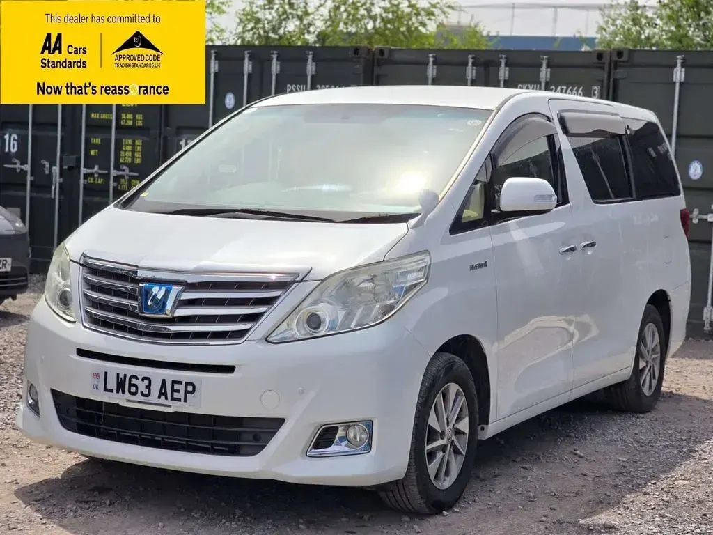 Used Toyota Alphard 190 HP (139 kW) 2026 White MPV