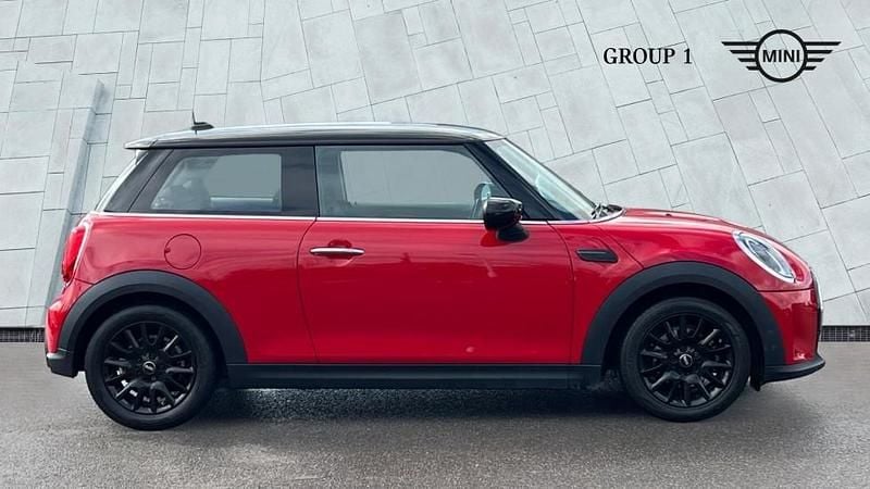 Used Mini Cooper Classic 136 HP (100 kW) 2021 Red Hatchback
