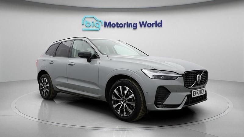 Used Volvo XC60 Plus 250 HP (183 kW) 2023 Grey SUV
