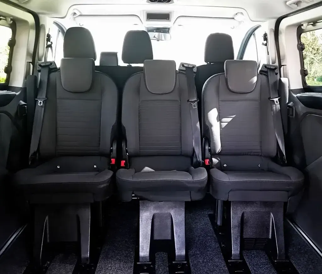 Used Ford Tourneo Titanium 130 HP (95 kW) 2023 Silver MPV
