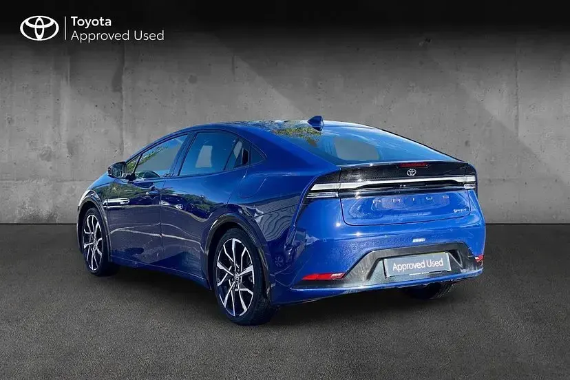 Used Toyota Prius 220 HP (161 kW) 2025 Lunar shadow Hatchback