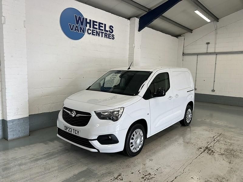 Used Vauxhall Combo S 100 HP (73 kW) 2023 White MPV