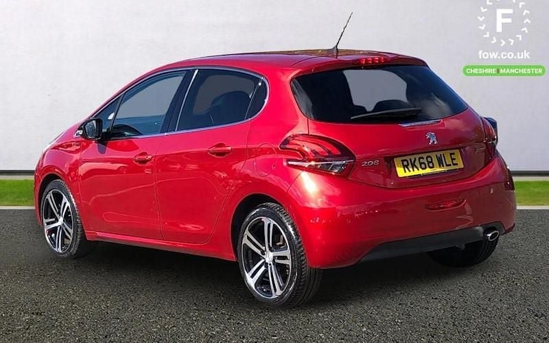 Used Peugeot 208 GT-line 109 HP (80 kW) 2018 Red Hatchback