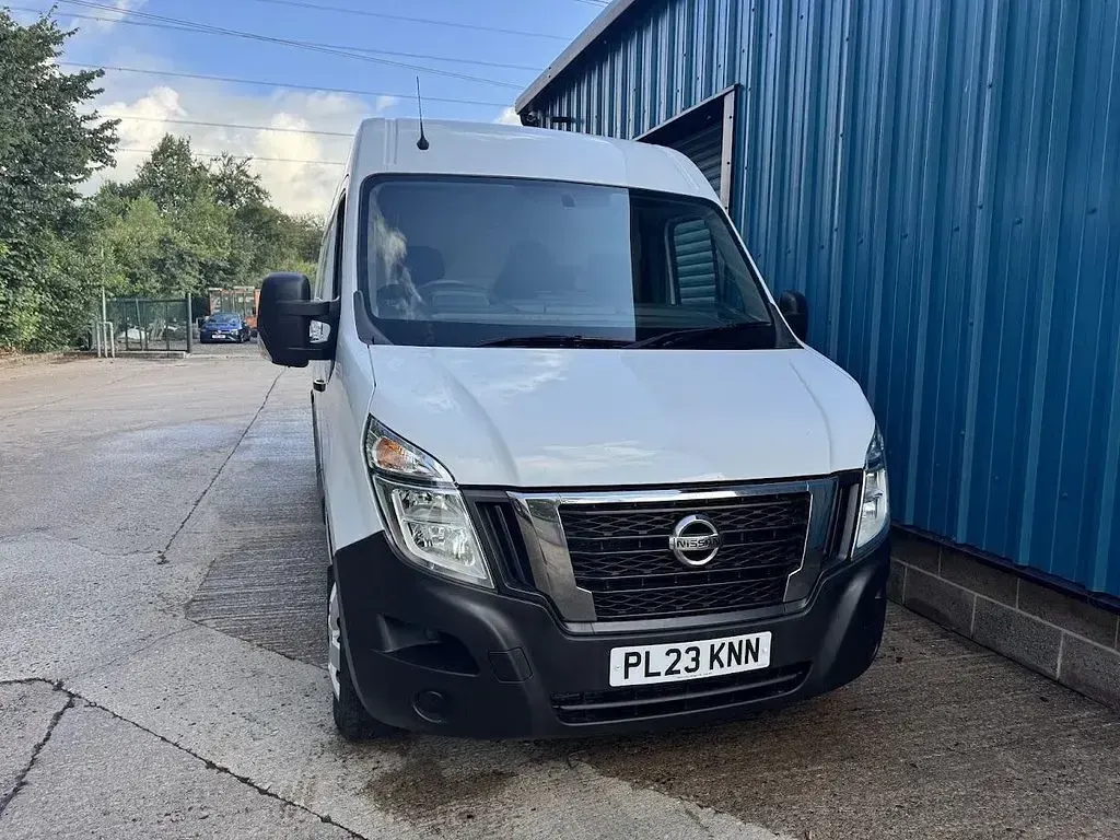 Used Nissan Interstar Acenta 135 HP (99 kW) 2023 White Van