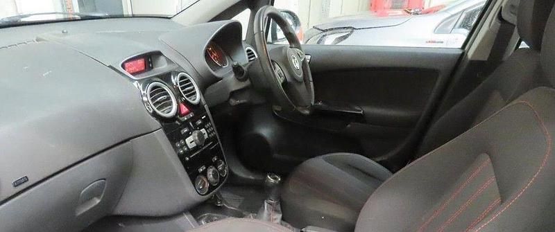 Used Vauxhall Corsa 2012 White Hatchback