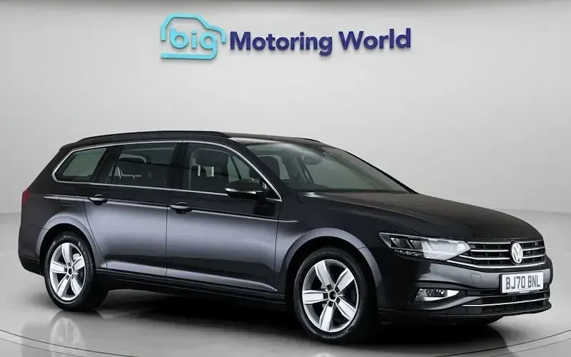 Usado VW Passat SE 150 HP (110 kW) 2020 Cinzento Carrinha