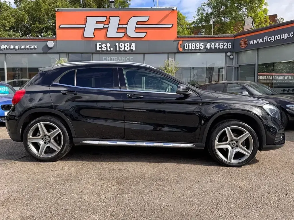 Usado Mercedes GLA200 Executive 156 HP (114 kW) 2017 Preto SUV
