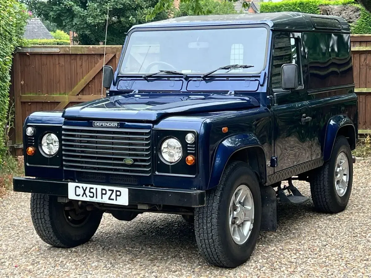 Used Land Rover Defender 90 HP (66 kW) 2001 Blue