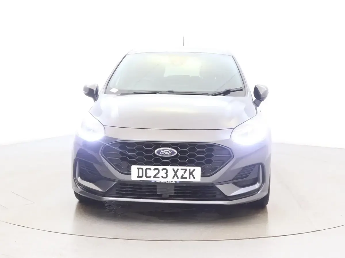 Usado Ford Fiesta ST-Line 2023 Gris Utilitario