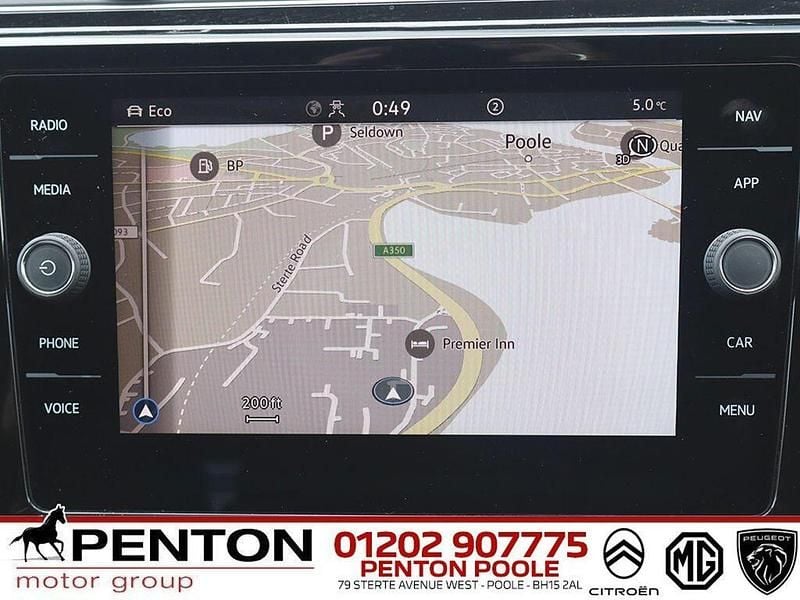 Used VW Touran SEL 150 HP (110 kW) 2022 Black MPV