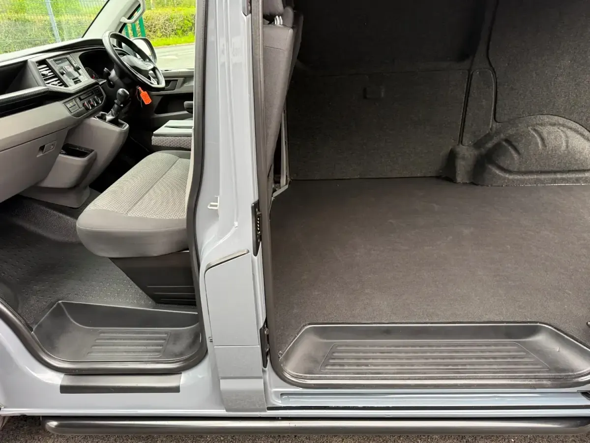 Second-hand VW Transporter Highline 2022 Gri Van
