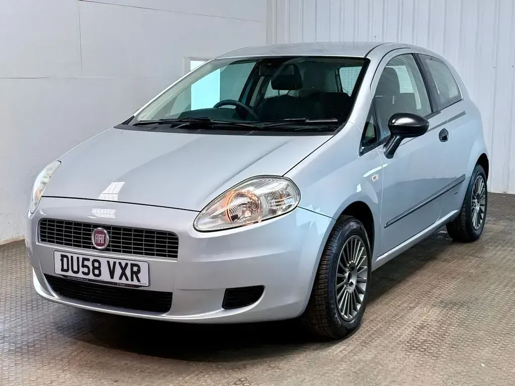 Used Fiat Grande Punto 65 HP (47 kW) 2008 Grey Hatchback