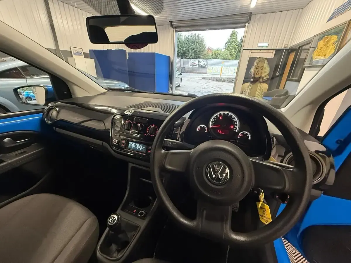 Used VW up! move up! 60 HP (44 kW) 2015 Blue Hatchback