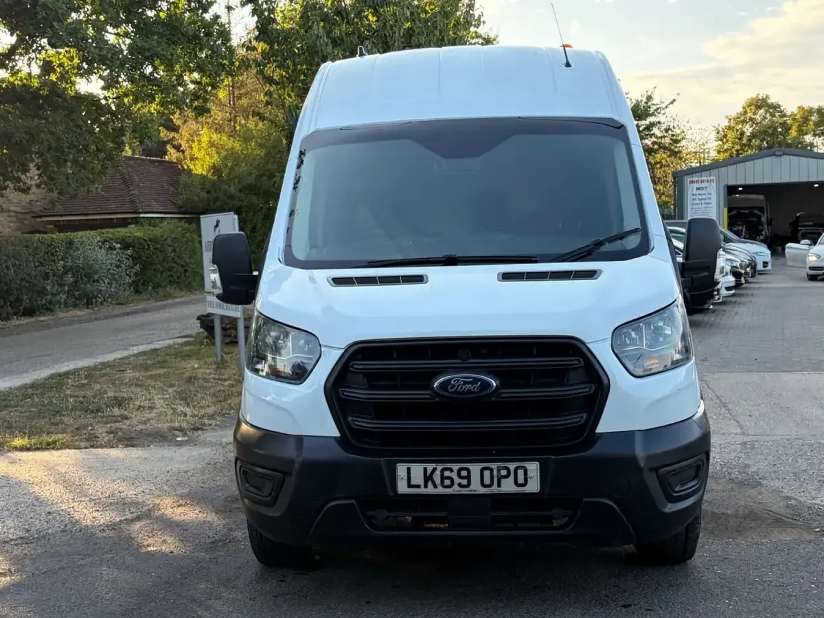 Used Ford Transit 130 HP (95 kW) 2019 White Van