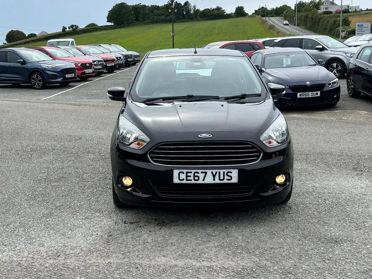 Used Ford Ka Plus Zetec 70 HP (51 kW) 2017 Black Hatchback