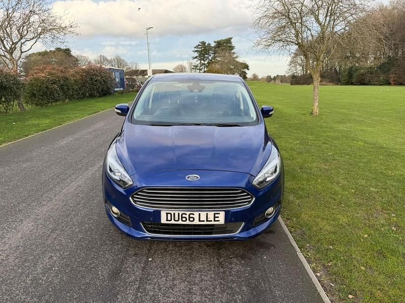 Used Ford S-MAX Titanium 180 HP (132 kW) 2016 Blue MPV
