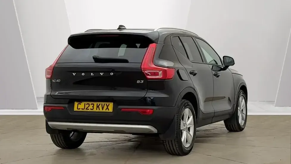 Used Volvo XC40 Core 163 HP (119 kW) 2023 Metallic  onyx black SUV