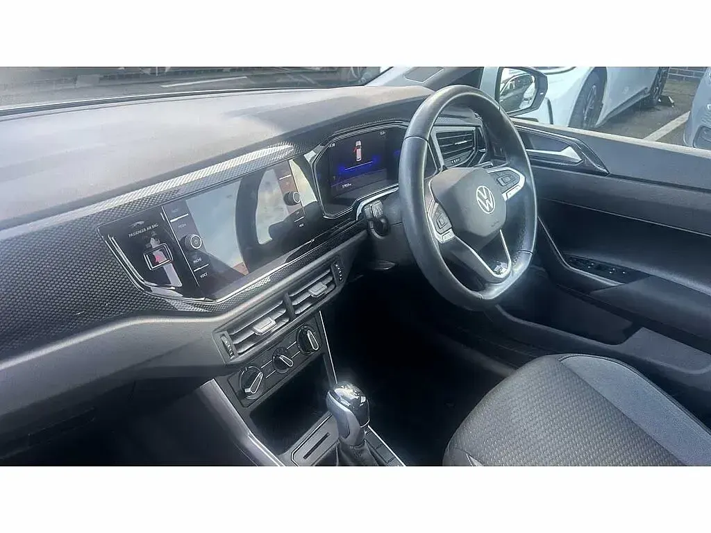 Used VW Polo Life 95 HP (69 kW) 2022 Pure white Hatchback