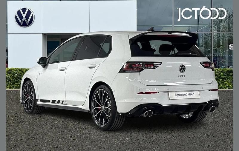 New VW Golf VIII GTI Clubsport 300 HP (220 kW) 2025 White Hatchback