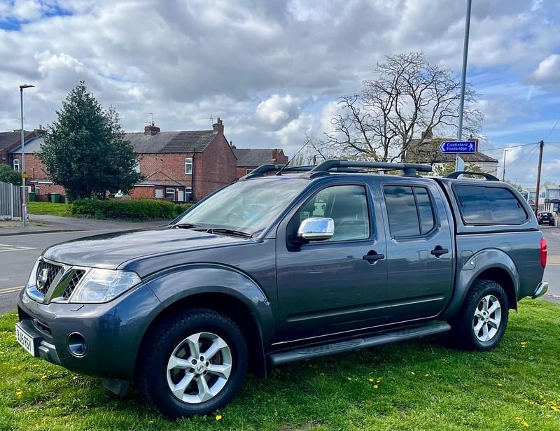 Used Nissan Navara Tekna 2015 Grey Pickup