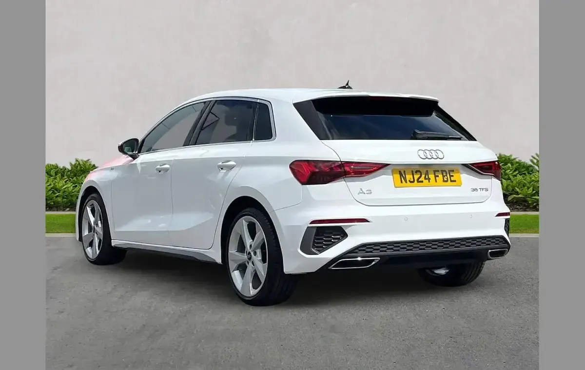 Used Audi A3 S-Line 147 HP (108 kW) 2024 White Hatchback
