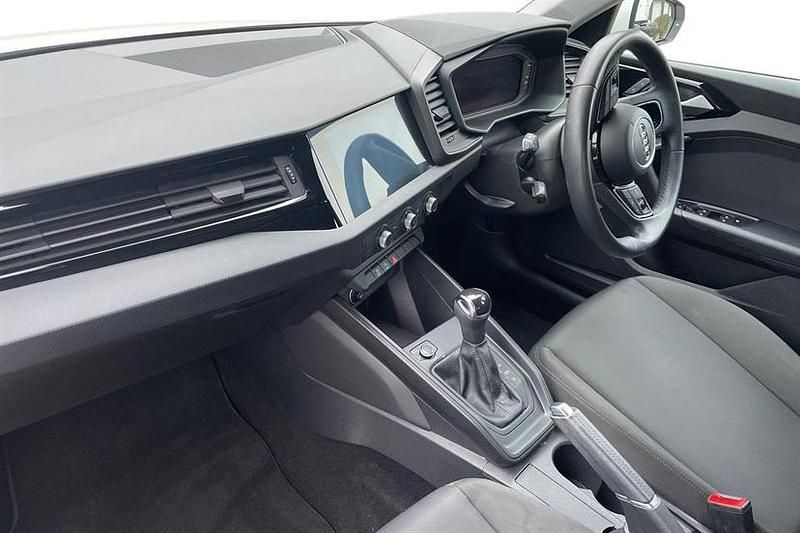 Used Audi A1 Design 95 HP (69 kW) 2022 Shell white SUV