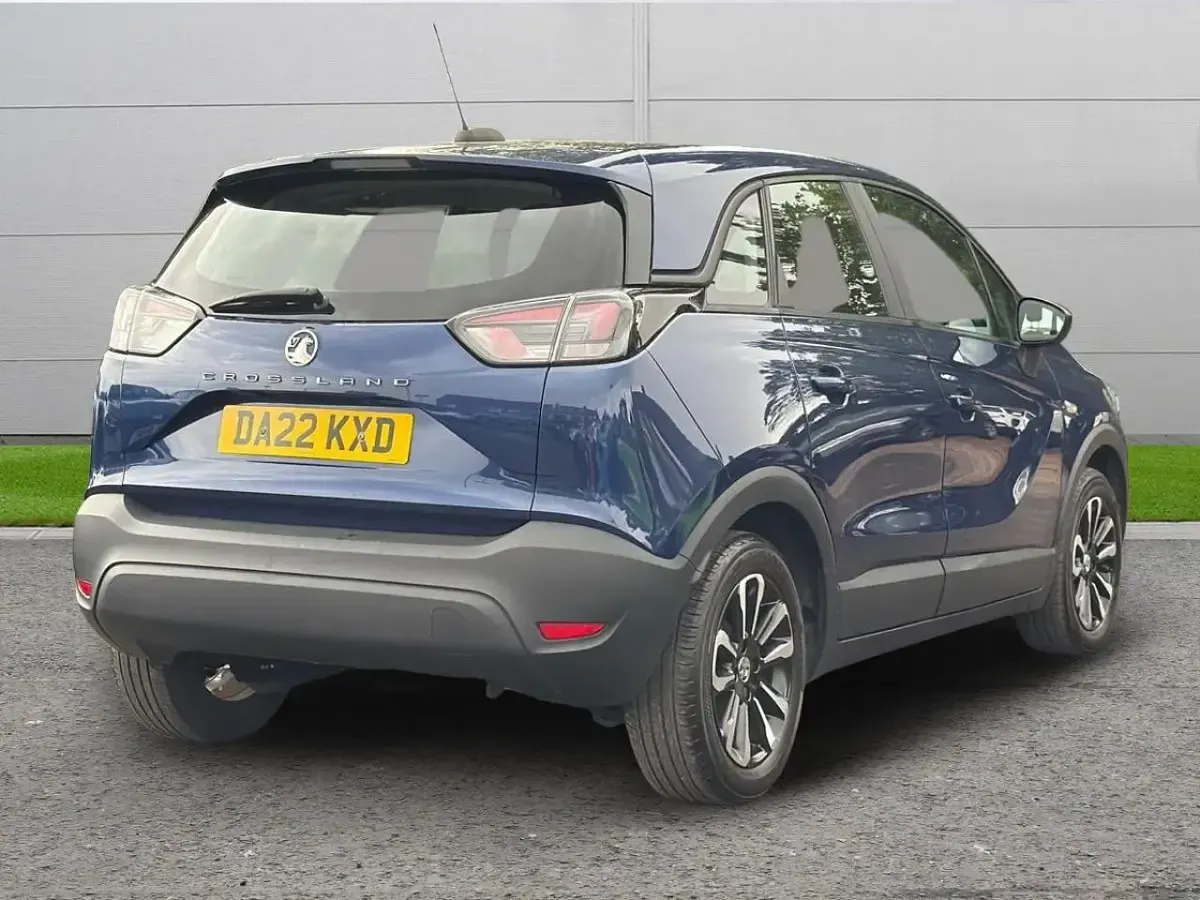 Used Vauxhall Crossland Design Edition 82 HP (60 kW) 2022 Blue SUV